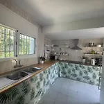 Casa Con Hermosas Vistas A La Costa