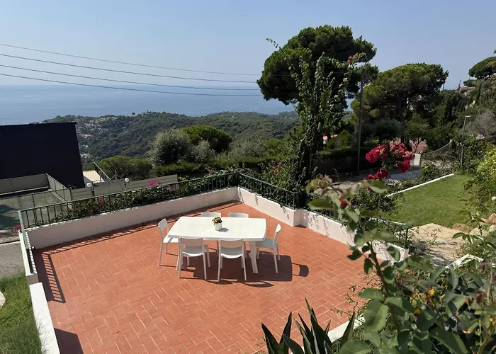 Casa Con Hermosas Vistas A La Costa