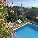 Casa Con Hermosas Vistas A La Costa