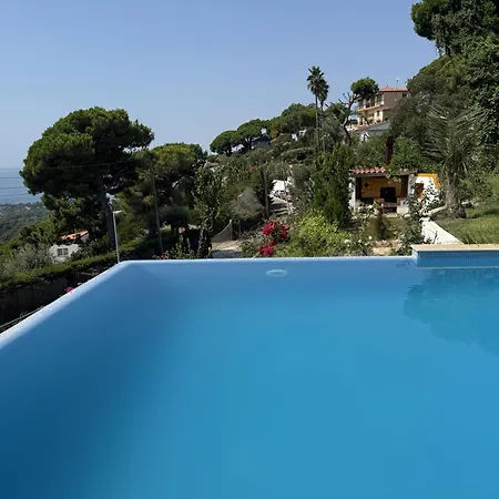 Casa Con Hermosas Vistas A La Costa *