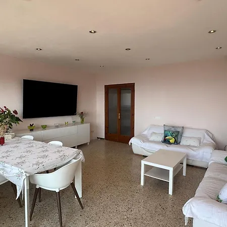 Casa Con Hermosas Vistas A La Costa Hébergement de vacances *